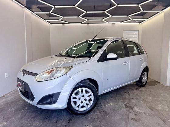 FORD FIESTA 1.6 ROCAM SE 8V FLEX 4P MANUAL FORD FIESTA 1.6 ROCAM SE 8V FLEX 4P MANUAL
